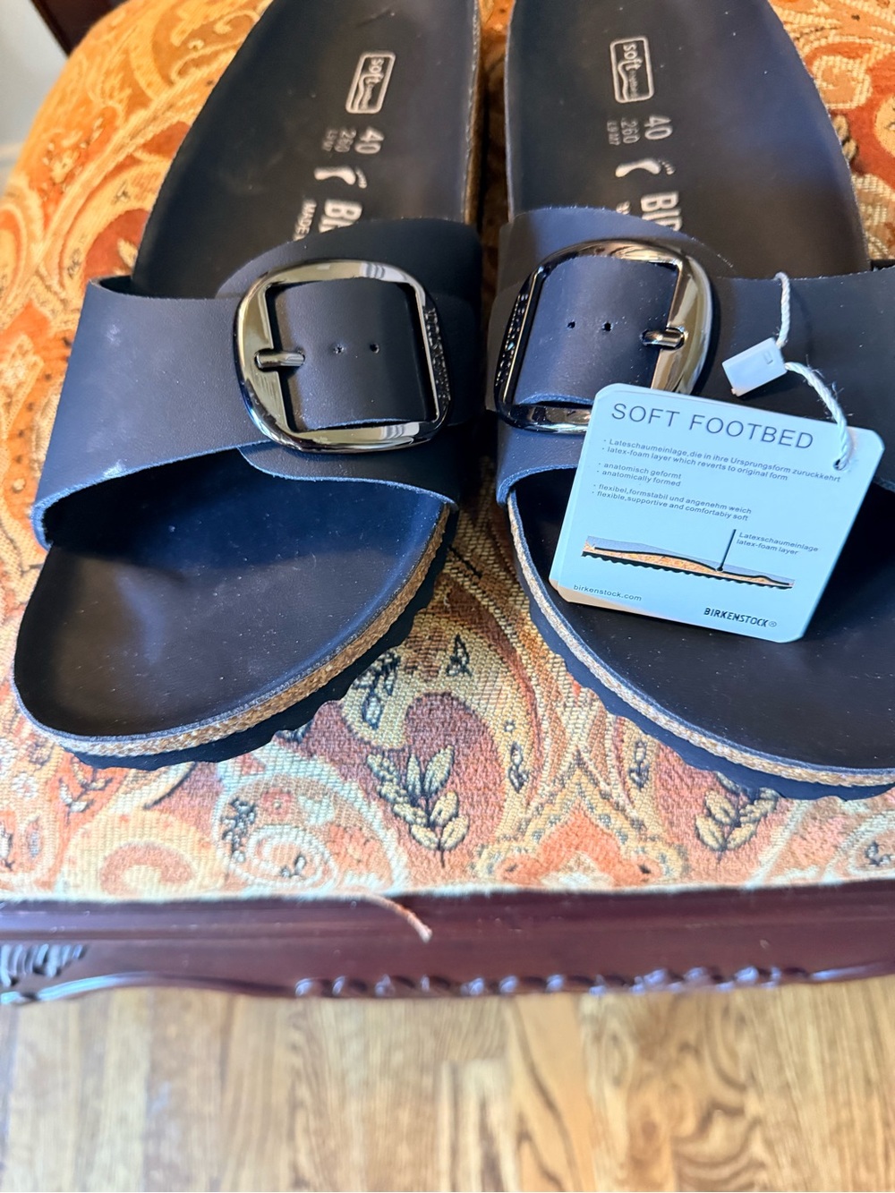 Birkenstock NWT Black Slide w/silver buckle. Soft Footbed. Size 40 - Picture 5 of 13